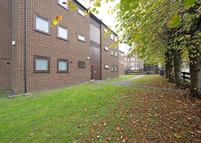 Idyllic Stylish With Fast Speed Broadband & Free Parking