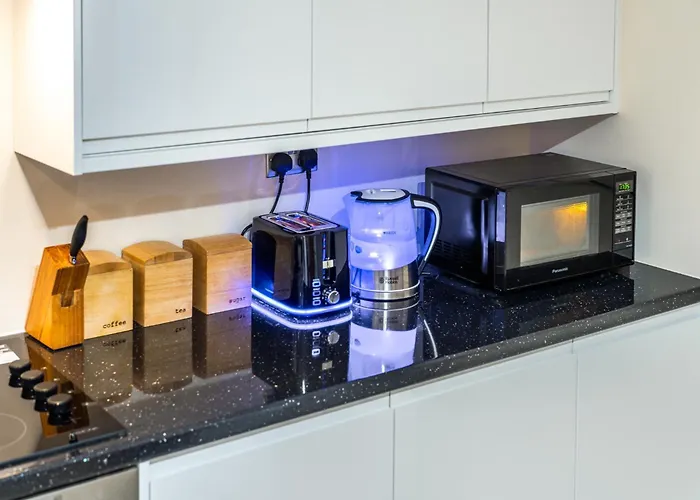 Wilkinsons Home-Free Parking, Perfect For Contractors & Weekend Getaways, Near London City Airport & Excel