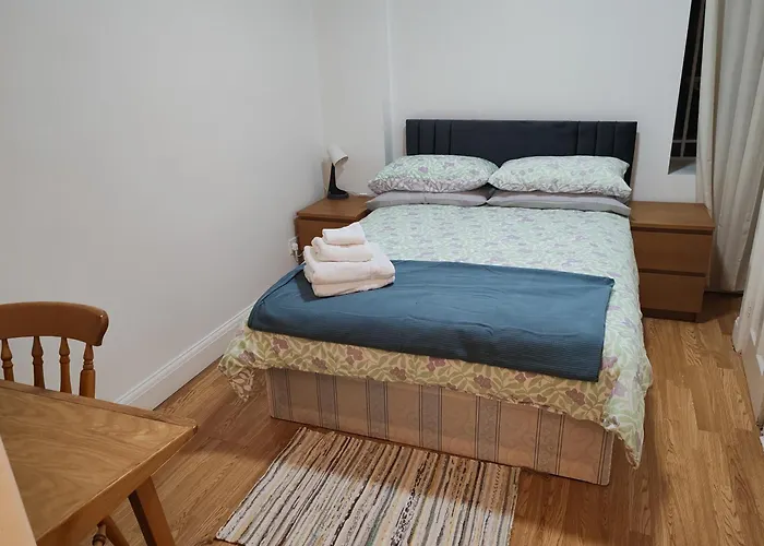 Two Bedroom In Queensway, W2
