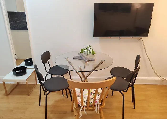Two Bedroom In Queensway, W2
