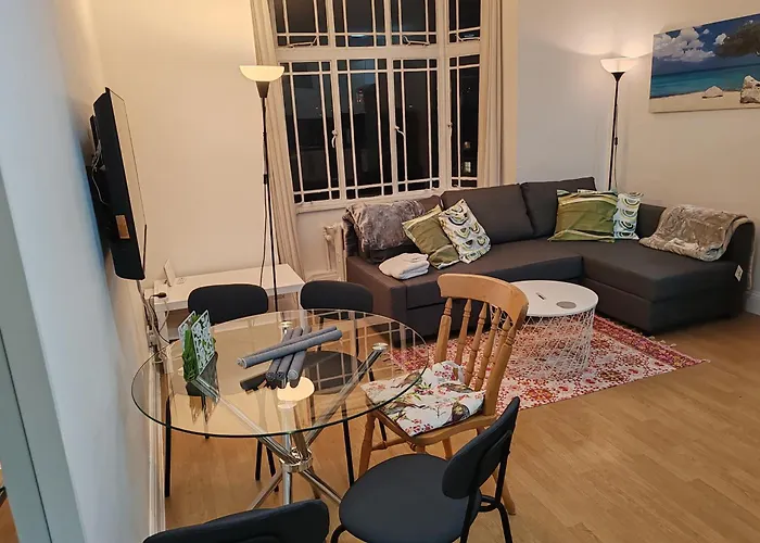 Two Bedroom In Queensway, W2