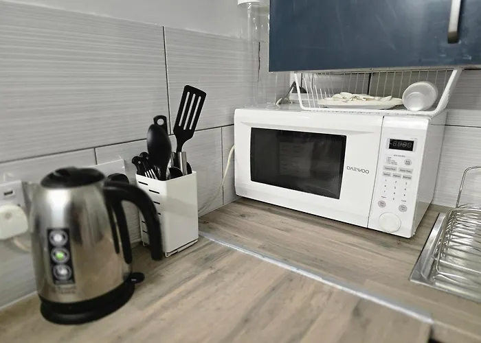 Studio With 3 Beds- 20 Min From Bridge And Gatwick Airport