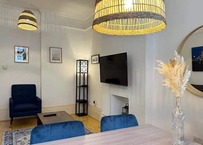Oliver'S Place In Holborn - 2 Double Beds, 1 Sofa Bed, Great Location