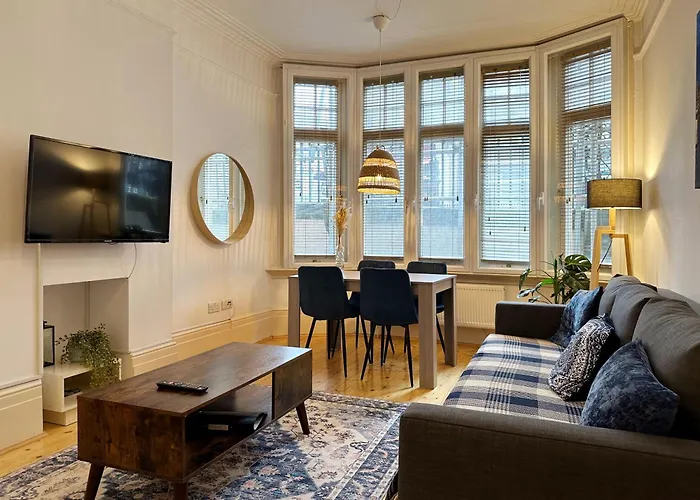 Oliver'S Place In Holborn - 2 Double Beds, 1 Sofa Bed, Great Location