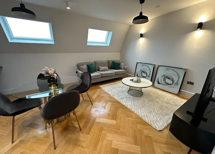Flat 3 7A Lavender Hill