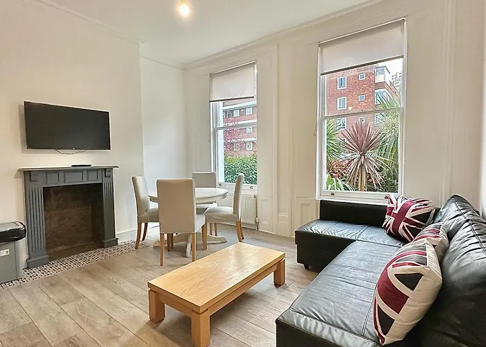 Flat B Stockwell