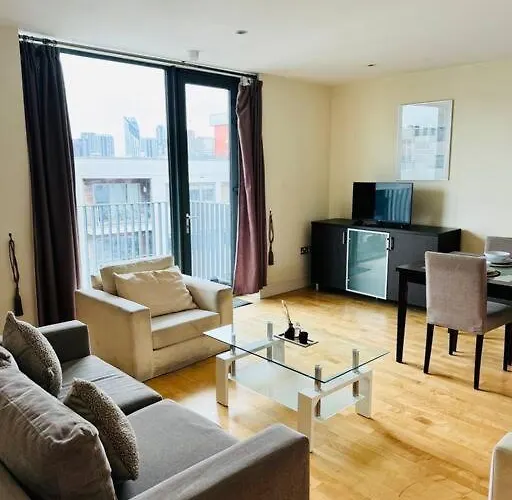 2Bed City Flat London