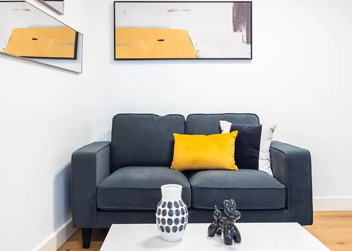 Stunning 2Bed In Soho, Steps From Piccadilly Circus