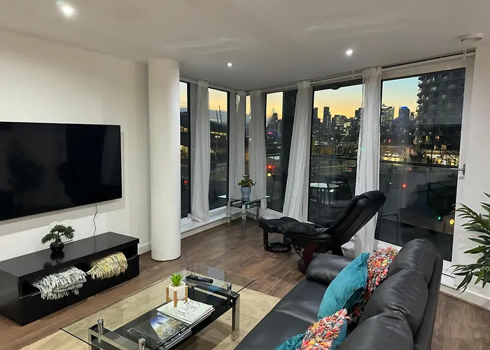 Luxury Dockview 3 Beds Excel London