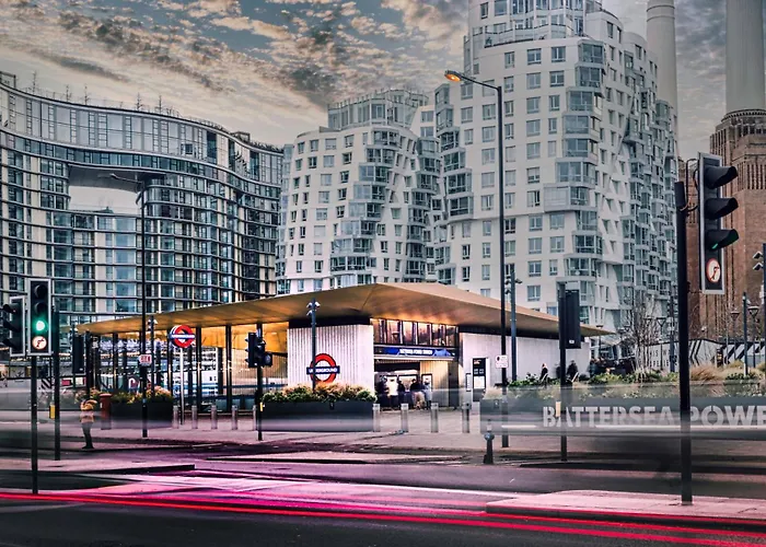 Luxury Apartment Steps From Battersea Power St And Close To Victoria & Chelsea