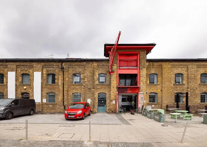 Wild Roses Serviced Apartments - Excel Warehouse 2