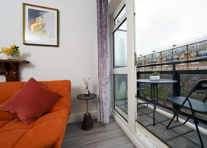 Modern 2 Bedroom Flat Near Tower Bridge London