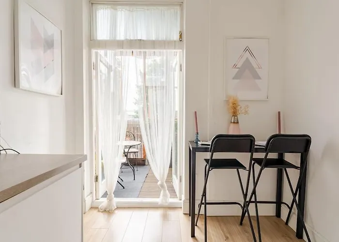 Balcony Flat In Victorian West Kensington Mansion
