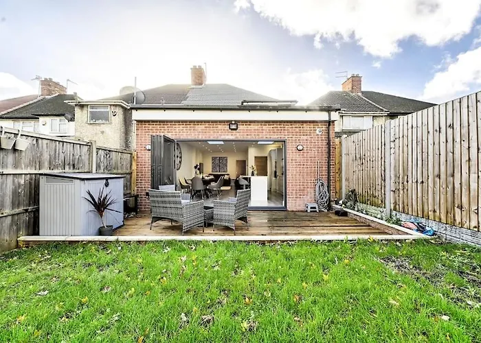 House With Garden Next Wembley Stadium Free Parking
