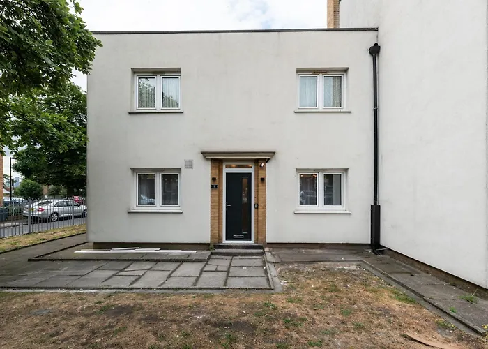 Stylish & Elegant 2-Br Flat In Greenwich