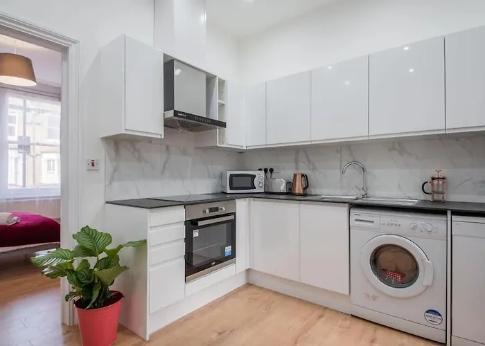 3 Bed Flat In Hammersmith Close To Underground