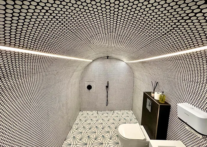 2 Bedroom Subterranean Luxury Flat In Euston