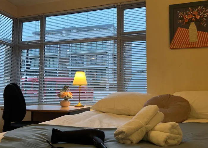 Fabulous & Spacious Garden Flat Near Kings Cross St Pancras