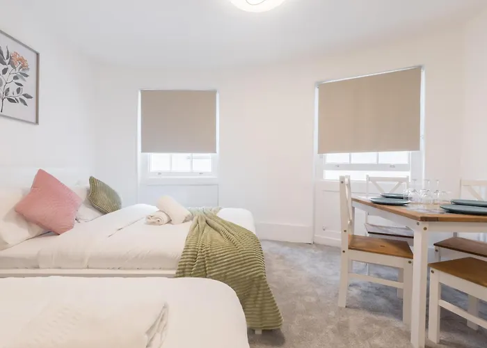 The Chapter - Mayfair Suites Londra