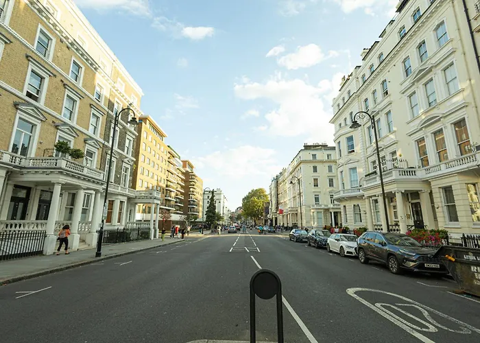 Luxury 2-Bed Kensington - Near Museums & Terrace Apartment London