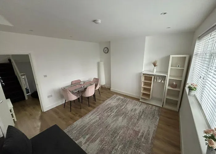 Beatiful 3 Bedroom Apartment Near Tower Bridge London