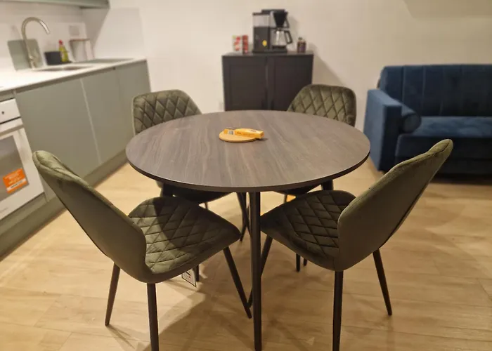 Modern 2 Bedroom 2 Bathroom Flat, Free Parking In Woolwich