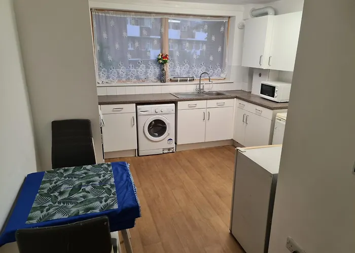 Lascelles House - A Few Mins To Us Embassy, Battersea Power Station & Central London