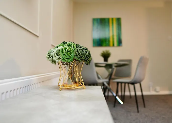 Spacious 1Bd Flat Near Central London, Office, Smart Tv