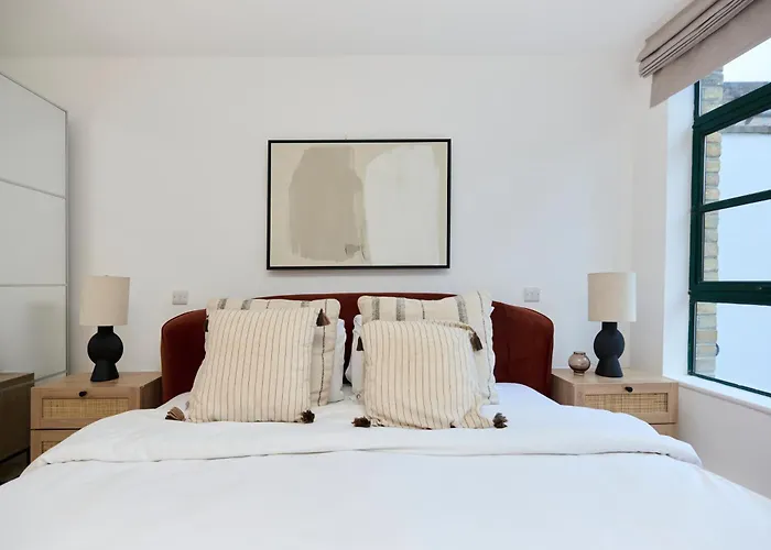 The Melbray Escape - Trendy 2Bdr Apartment Londra