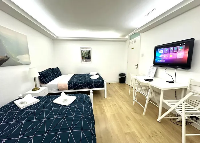 Comfortable Rooms Near City Of London