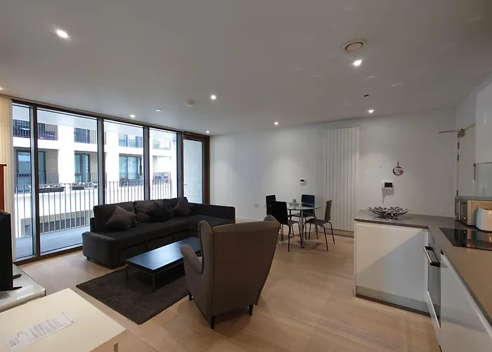 Fully Serviced One Bed In Rw