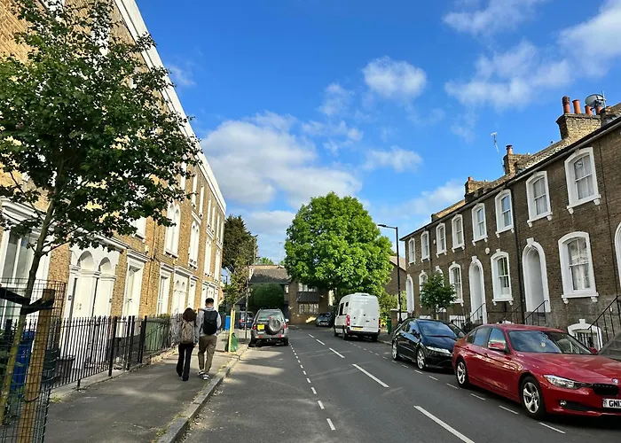 Stylish Kennington Near Tube With King Bed And Garden