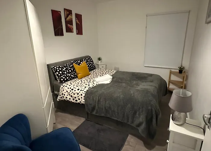 Mornington Crescent Suites London