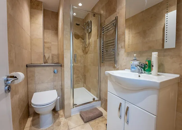 Home-Like 1-Br Flat In Victoria Londra