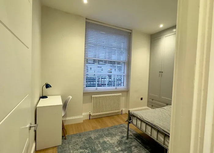 Central Cosy Modern Home