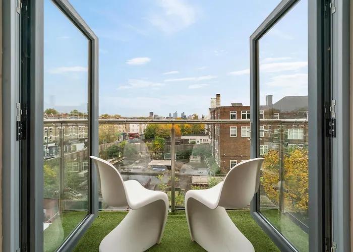 Charming Modern Flat In Battersea
