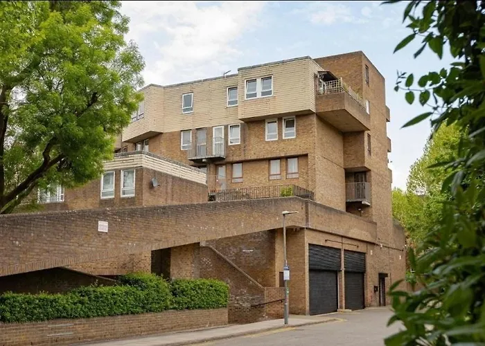 Amazing Marina-Overlooking 1Bed London