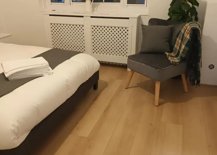 Good Charming Apartment London