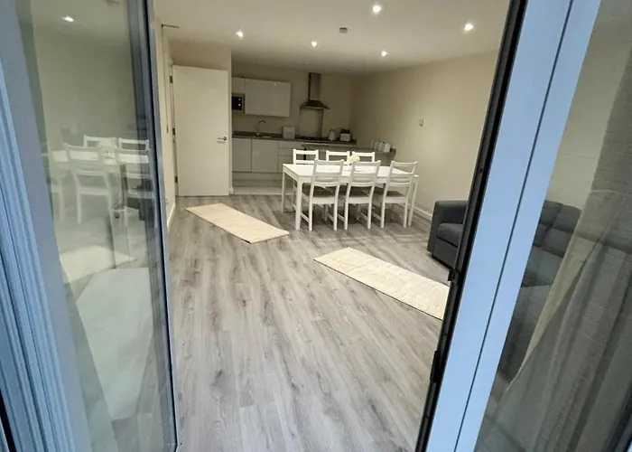 156 Holloway