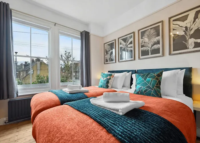 Stylish Edwardian Escape In Southwark 3 Bedroom Maisonette By Gold Stays London