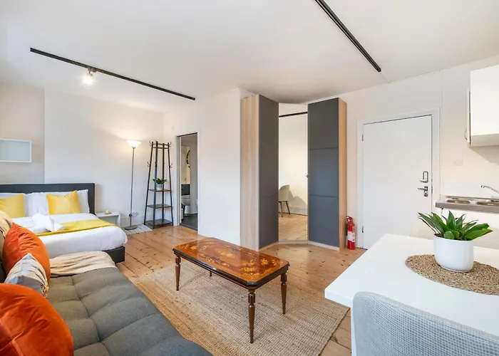 Modern Cosy Serviced s Walk To Angel Station, 02 Academy Islington, Kings Cross Station