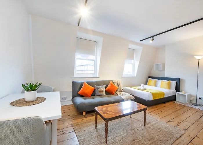 Modern Cosy Serviced s Walk To Angel Station, 02 Academy Islington, Kings Cross Station