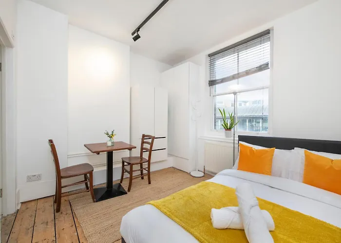 Modern Cosy Serviced Apartments Walk To Angel Station, 02 Academy Islington, Kings Cross Station London