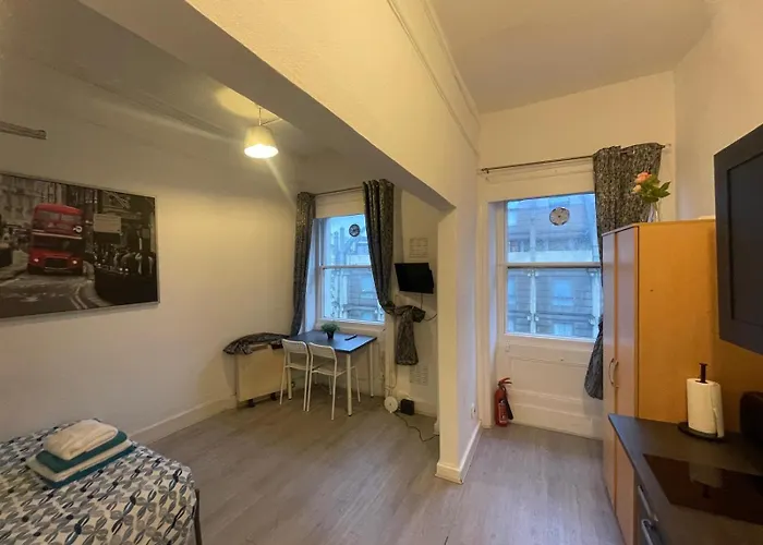 Studio By Hyde Park - 14