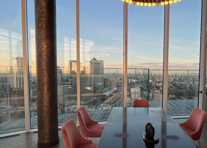 Luxury Modern 2 Bed Flat With Balcony And City View - Canary Wharf City Center