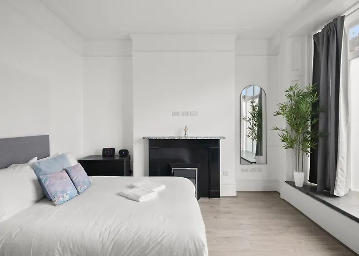 Sg, Duplex Knightsbridge By Harrods