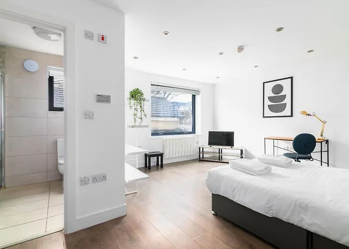 3 Bedroom 2 Bathroom Large 3 Floors Apartment In Hoxton Shoreditch