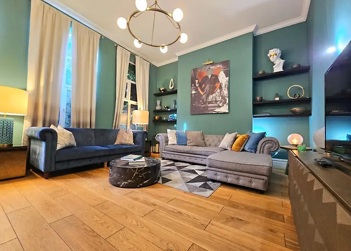 Stunning Hyde Park Home, Ground Floor Maisonette, Duplex, Near Tube Metro Stations Londres