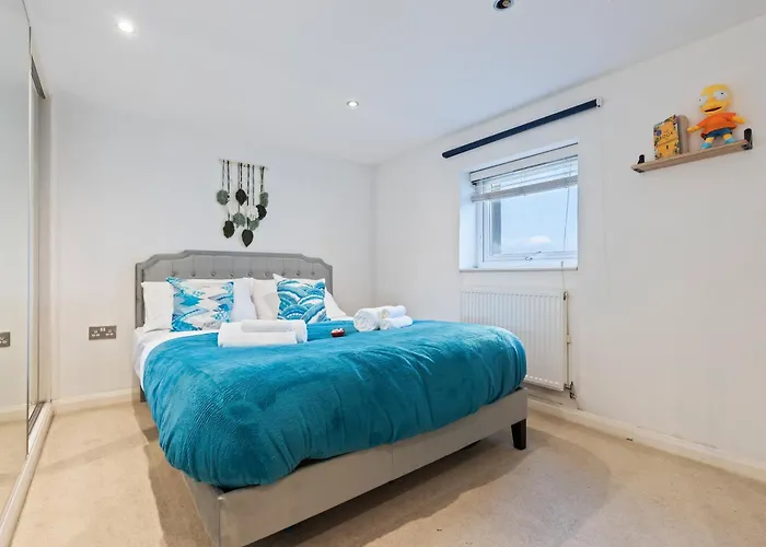 Cosy 1 Bed W Loft Sleeps 6 Close To Stations