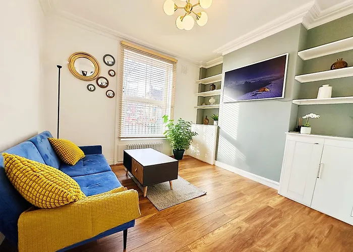 Stylish Kennington Near Tube With King Bed And Garden